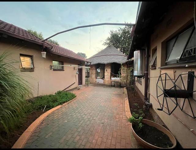 4 BEDROOM HOUSE FOR SALE IN FARRARMERE